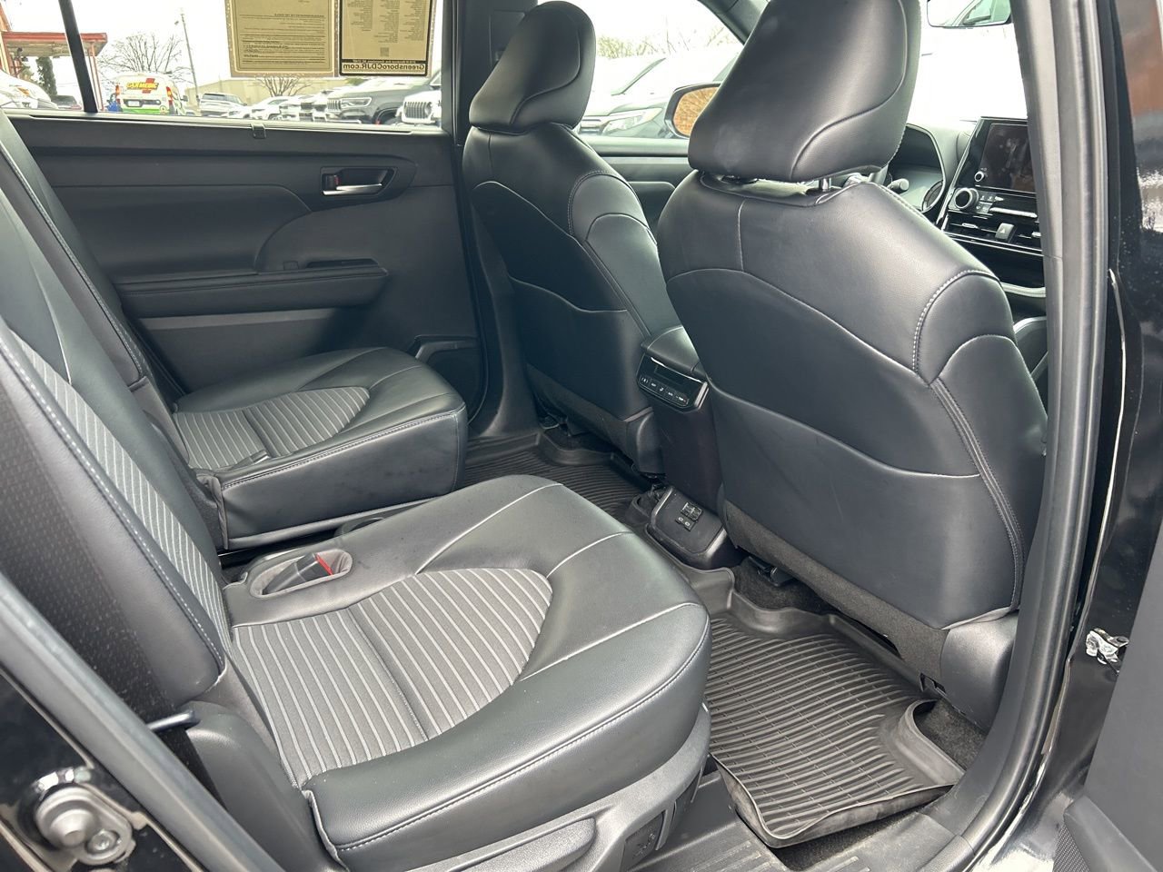 Used 2023 Toyota Highlander XSE image 31
