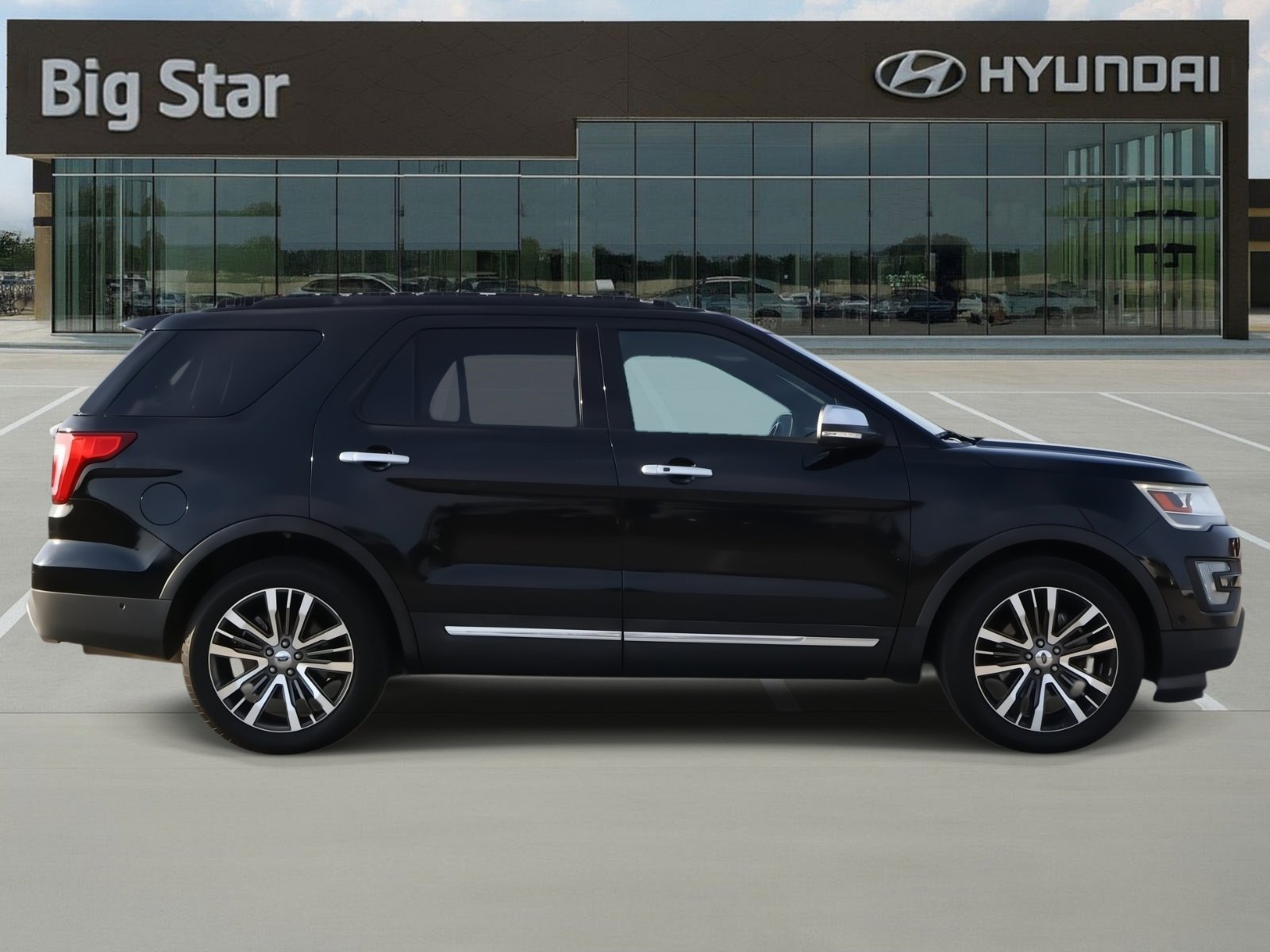 Used 2016 Ford Explorer Platinum image 5