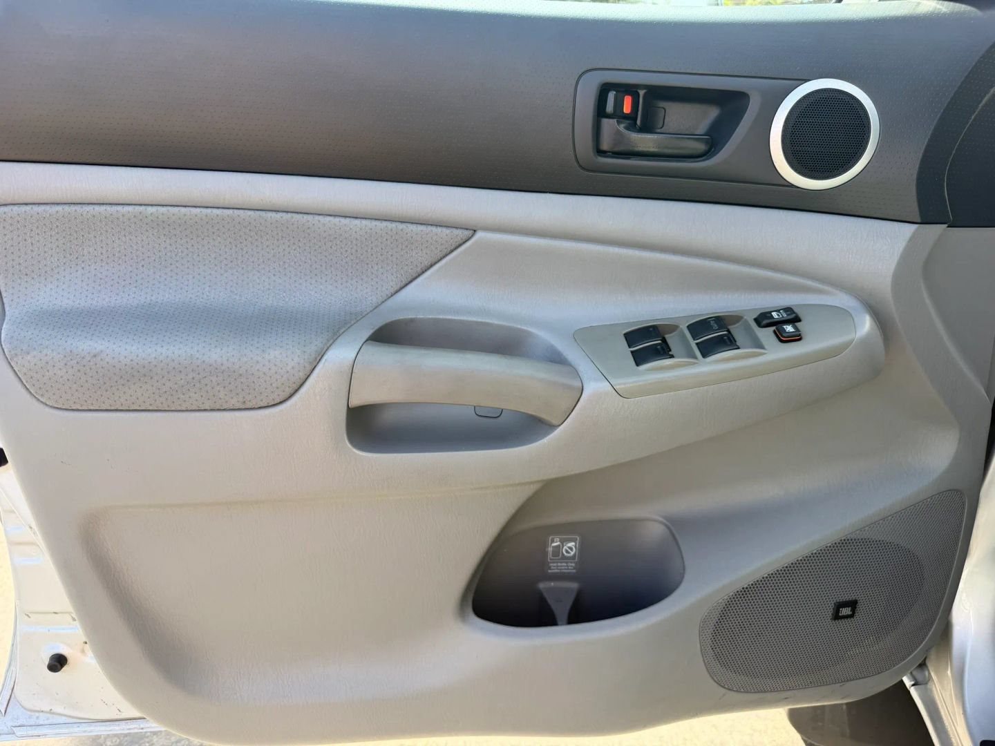 Used 2011 Toyota Tacoma PreRunner w/ TRD Sport Pkg w/JBL Audio RWD image 9