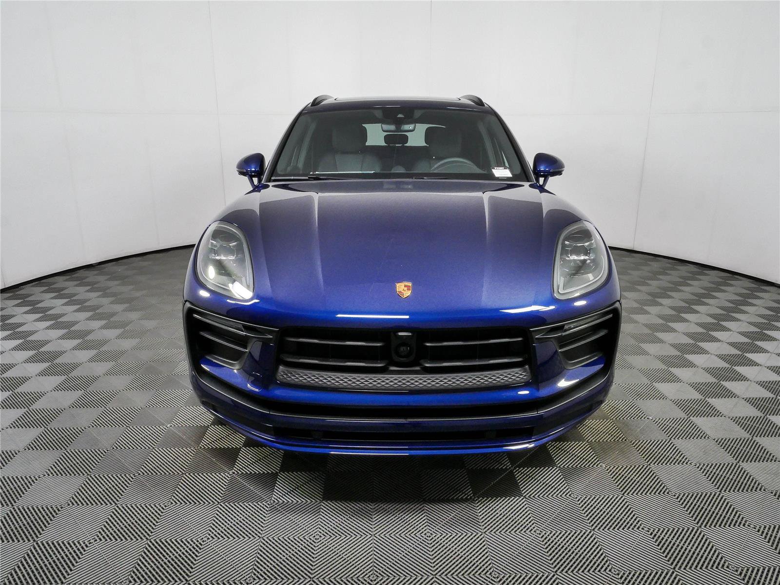 New 2026 Porsche Macan Turbo AWD/4WD image 37