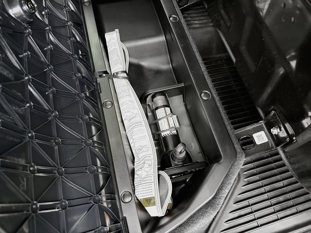 Certified 2023 Toyota Tacoma SR AWD/4WD image 33