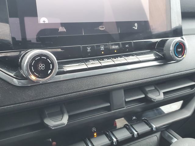 Certified 2023 Chevrolet Colorado Trail Boss w/ Advanced Trailering Package AWD/4WD image 35