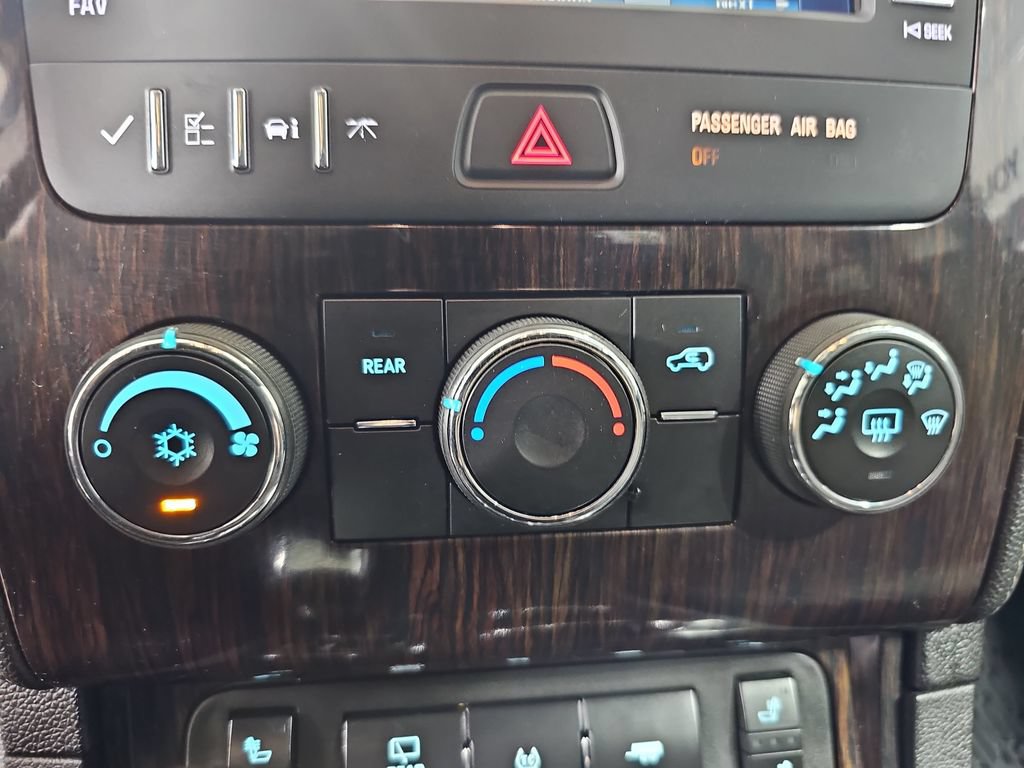 Used 2015 Chevrolet Traverse LT w/ Style and Technology Package FWD image 28