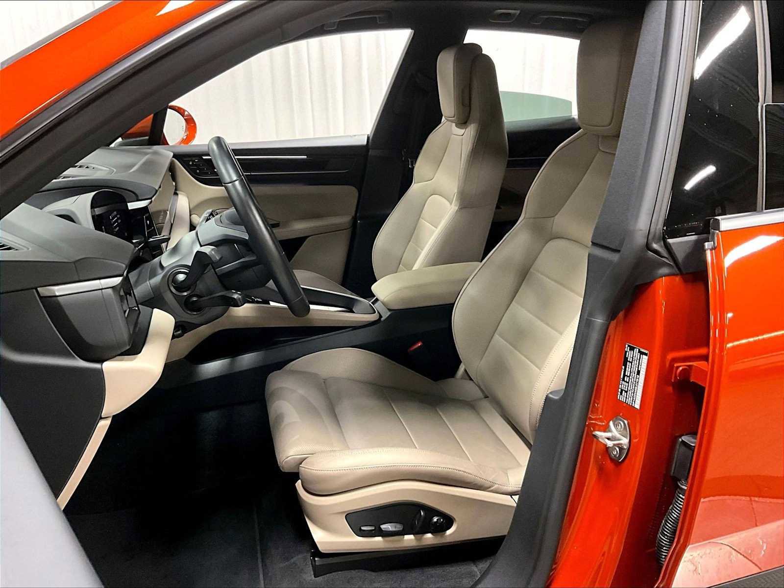 Used 2025 Porsche Macan Electric image 8