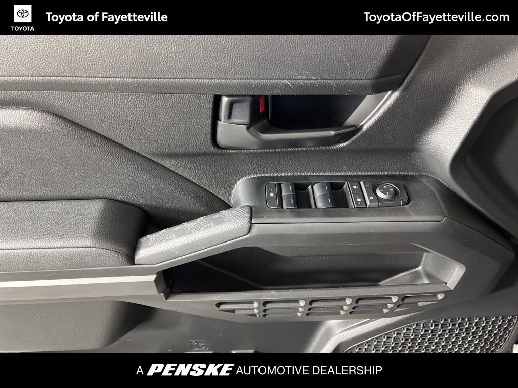 Certified 2025 Toyota Tacoma SR5 w/ SR5 Upgrade Package AWD/4WD image 25