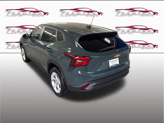 New 2026 Chevrolet Trax LS w/ LS Convenience Package FWD image 3