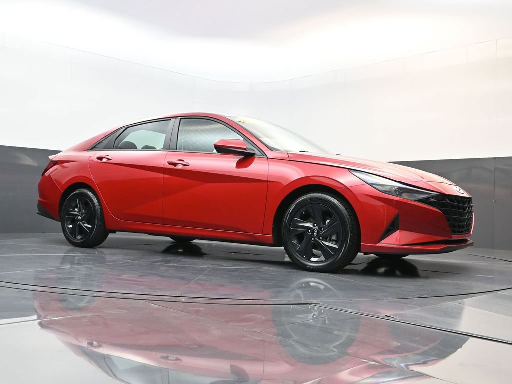 Certified 2023 Hyundai Elantra SEL w/ Preferred Accessory Package image 21