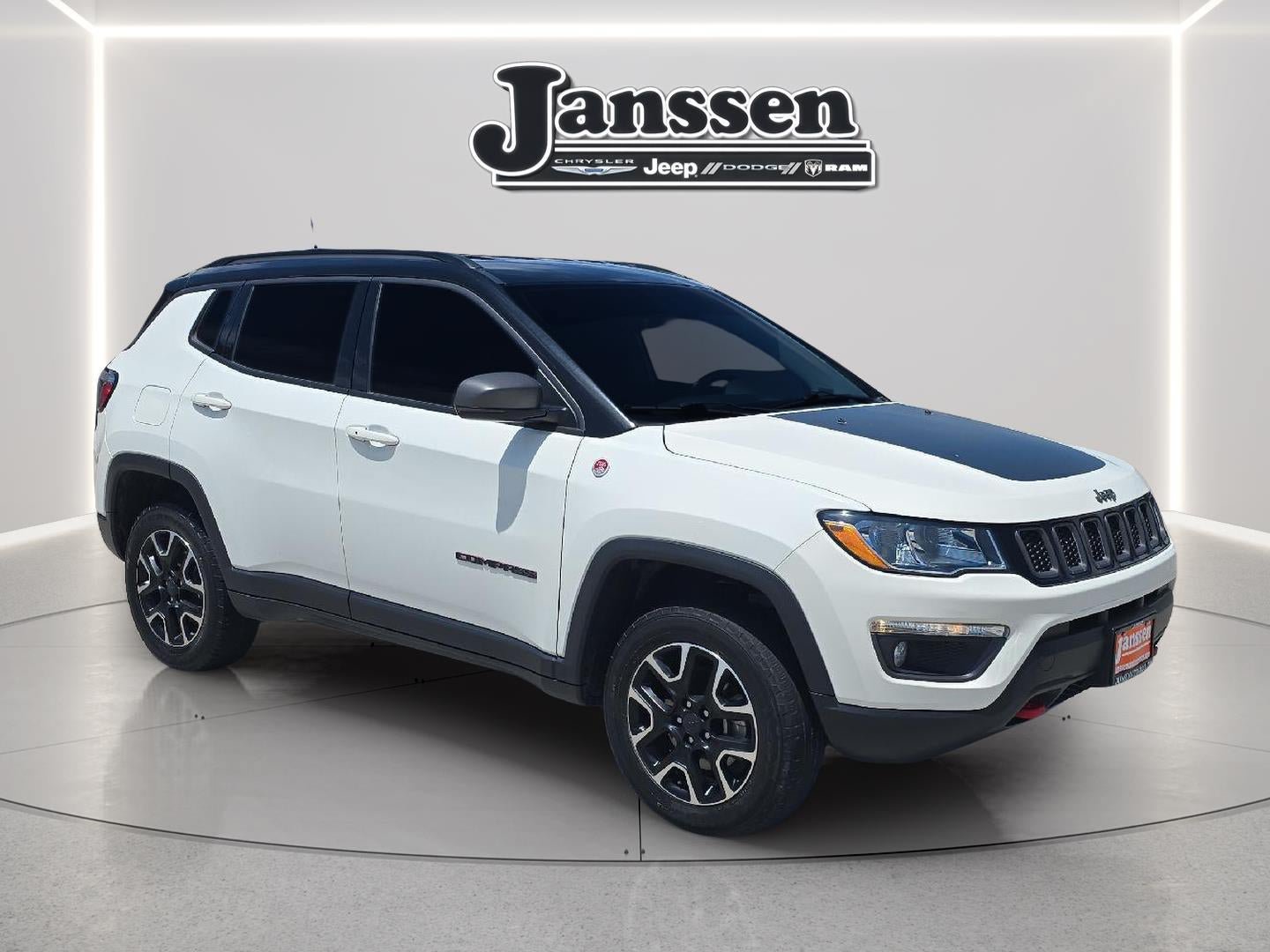 Used 2020 Jeep Compass Trailhawk w/ Cold Weather Group AWD/4WD image 7