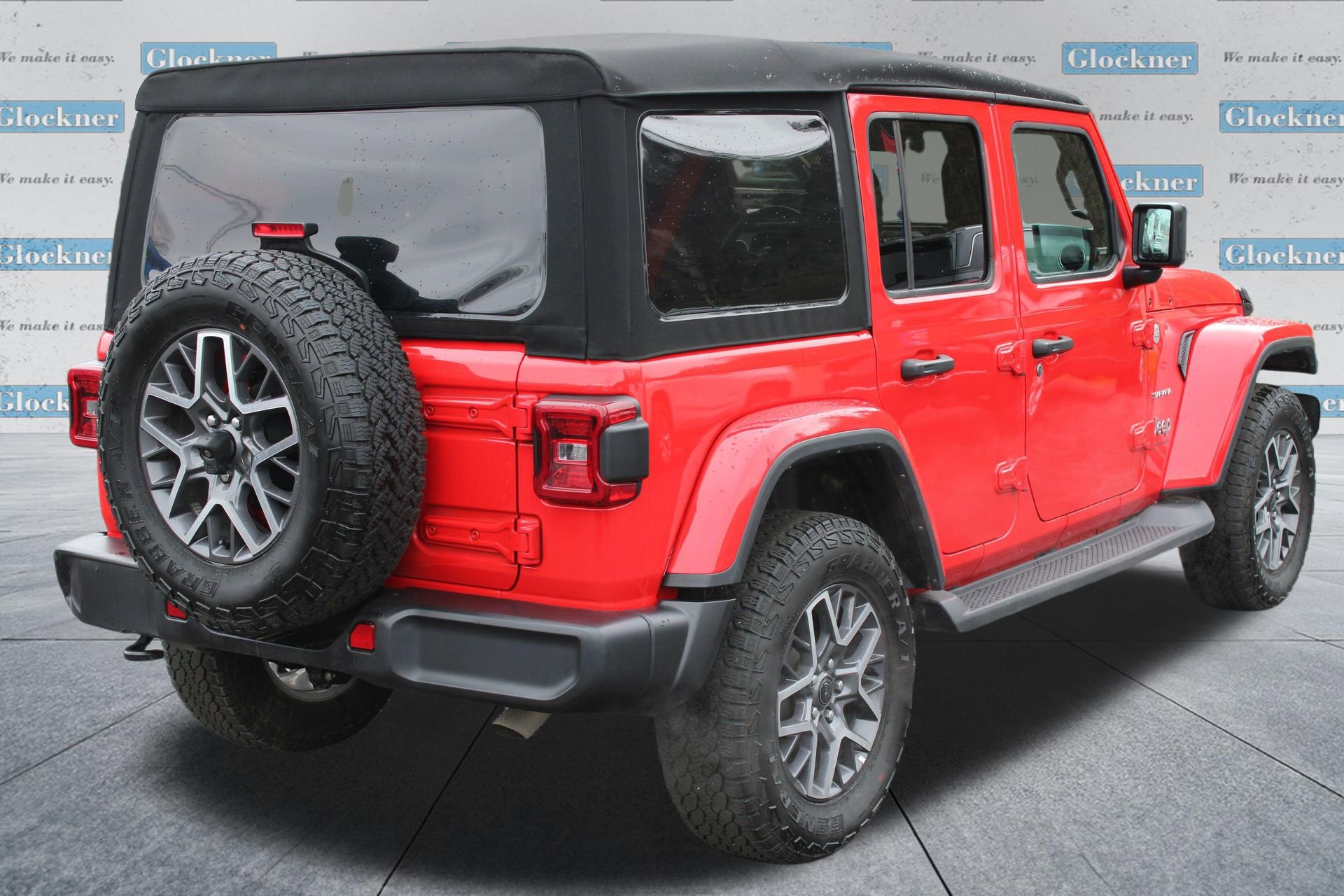 Used 2024 Jeep Wrangler Sahara image 6