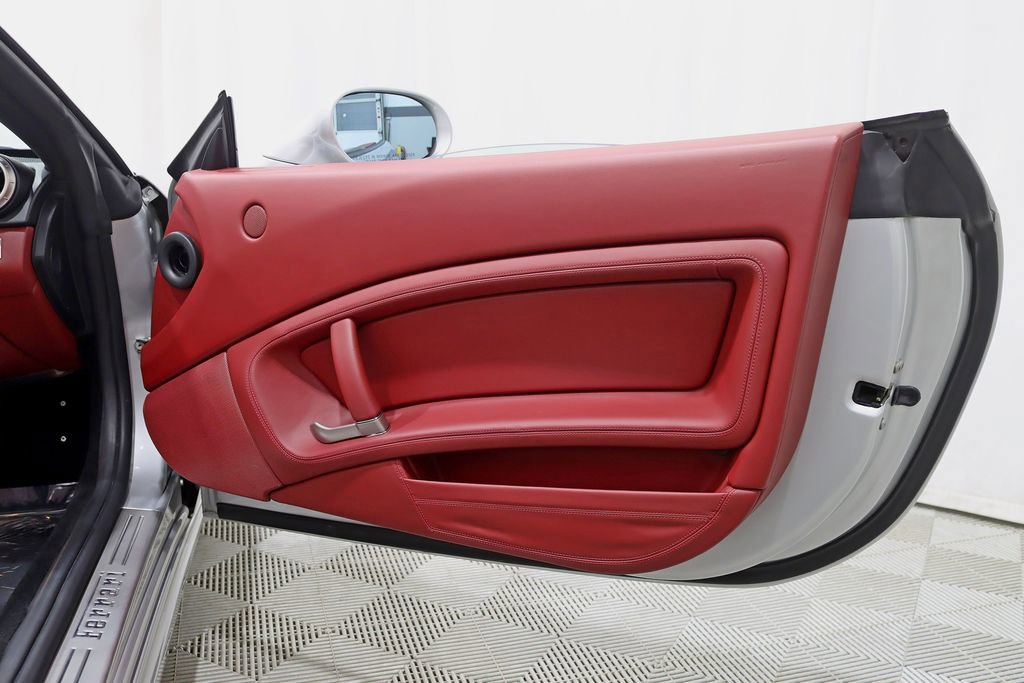 Used 2010 Ferrari California RWD image 30