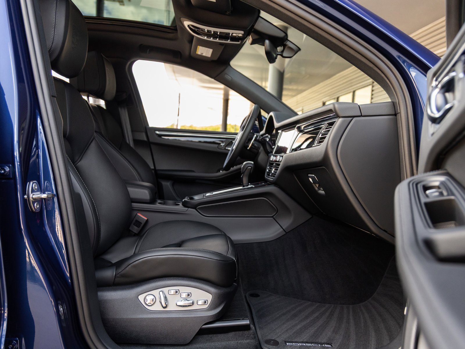 New 2026 Porsche Macan image 45