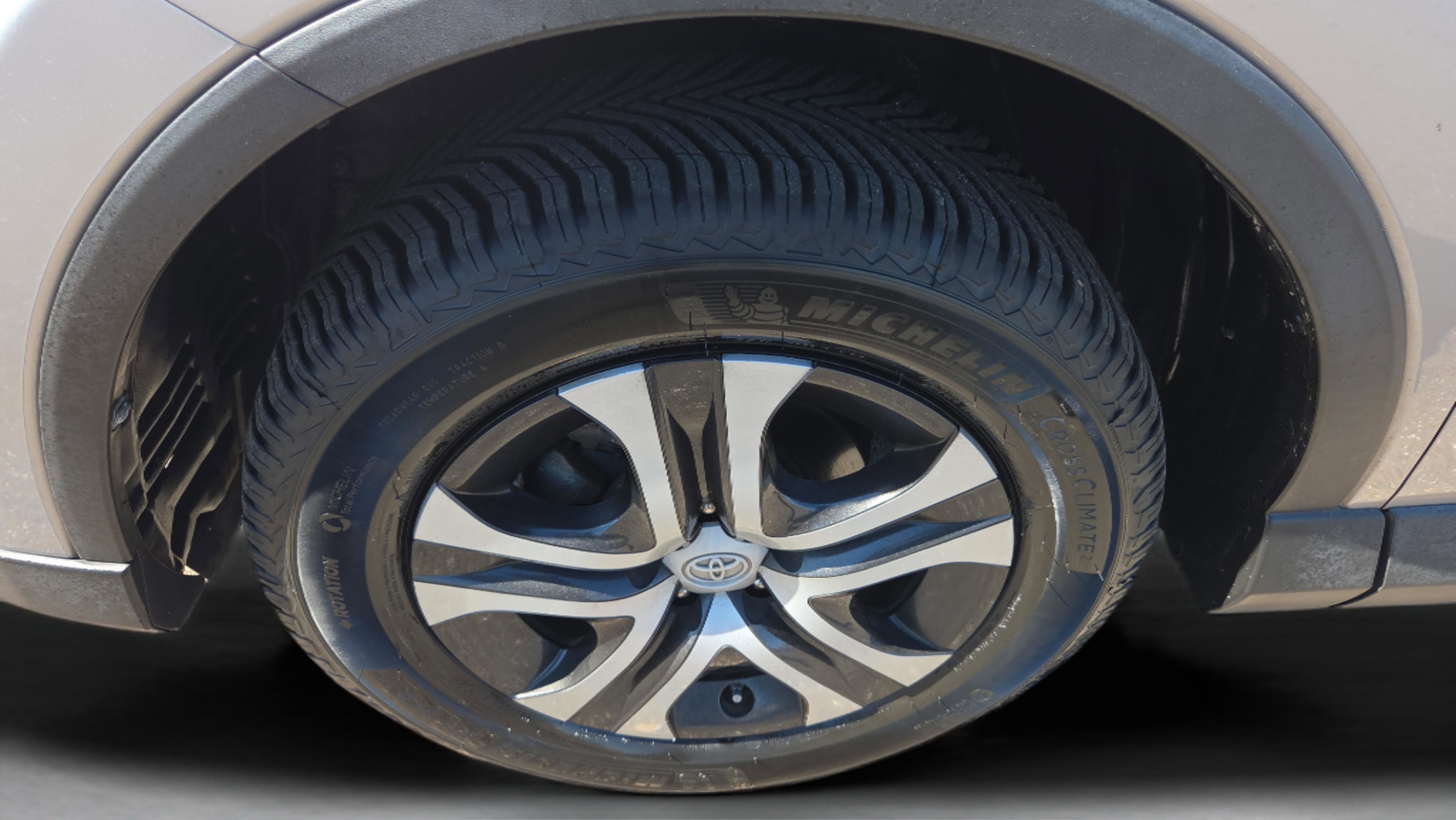 Used 2016 Toyota RAV4 LE image 11