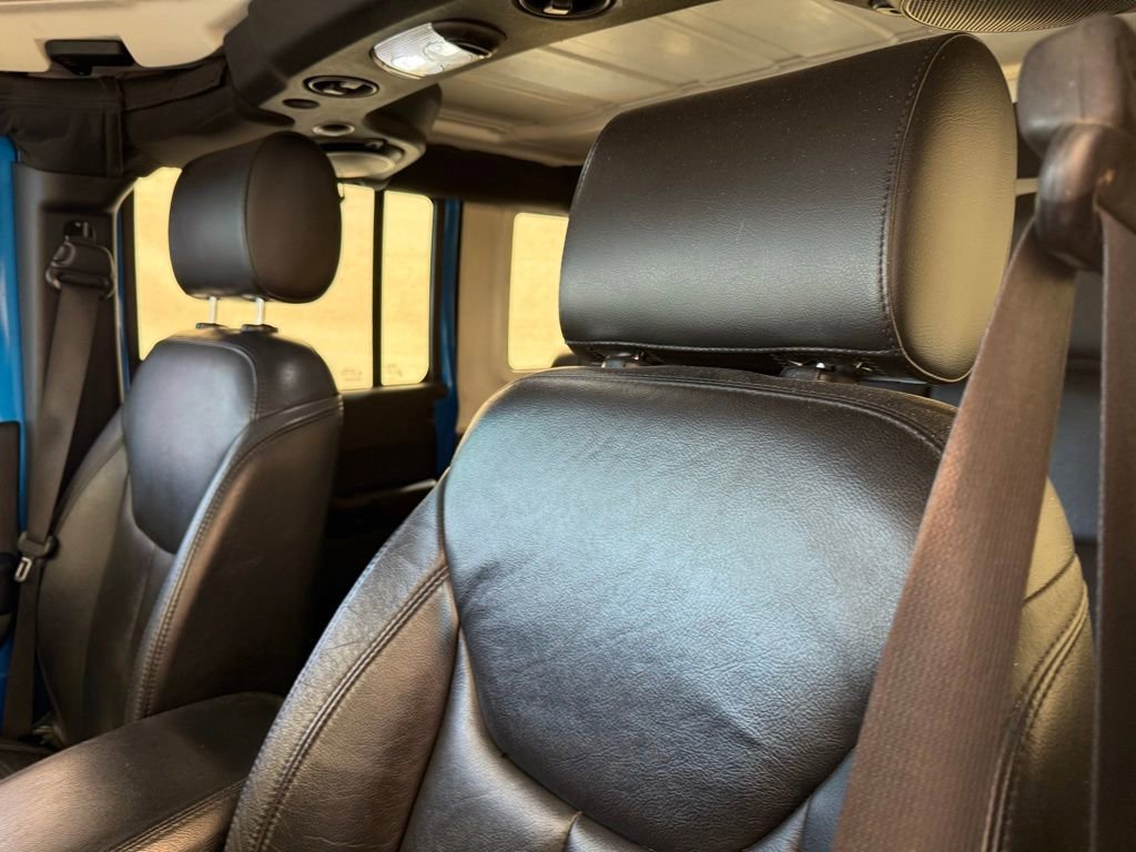 Used 2014 Jeep Wrangler Unlimited Sahara image 14