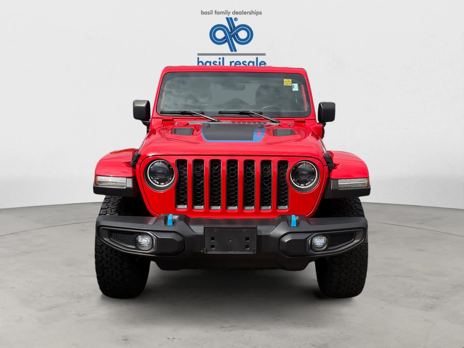 Used 2023 Jeep Wrangler Unlimited Rubicon 4xe w/ Cold Weather Group AWD/4WD image 9