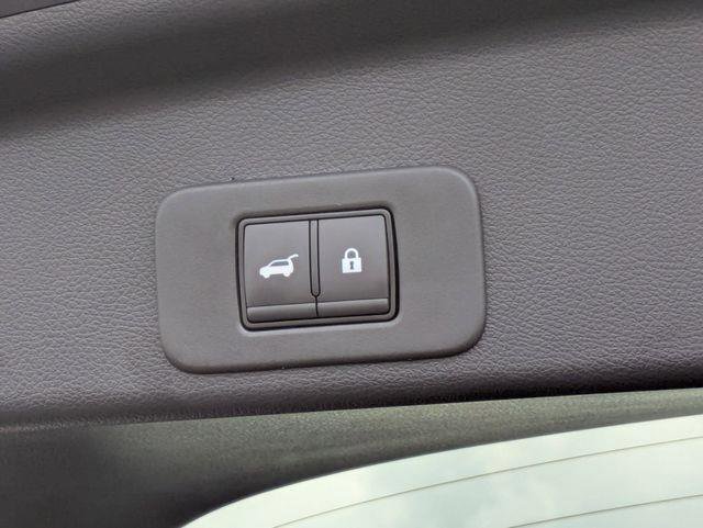 Used 2025 Nissan Murano SV AWD/4WD image 25