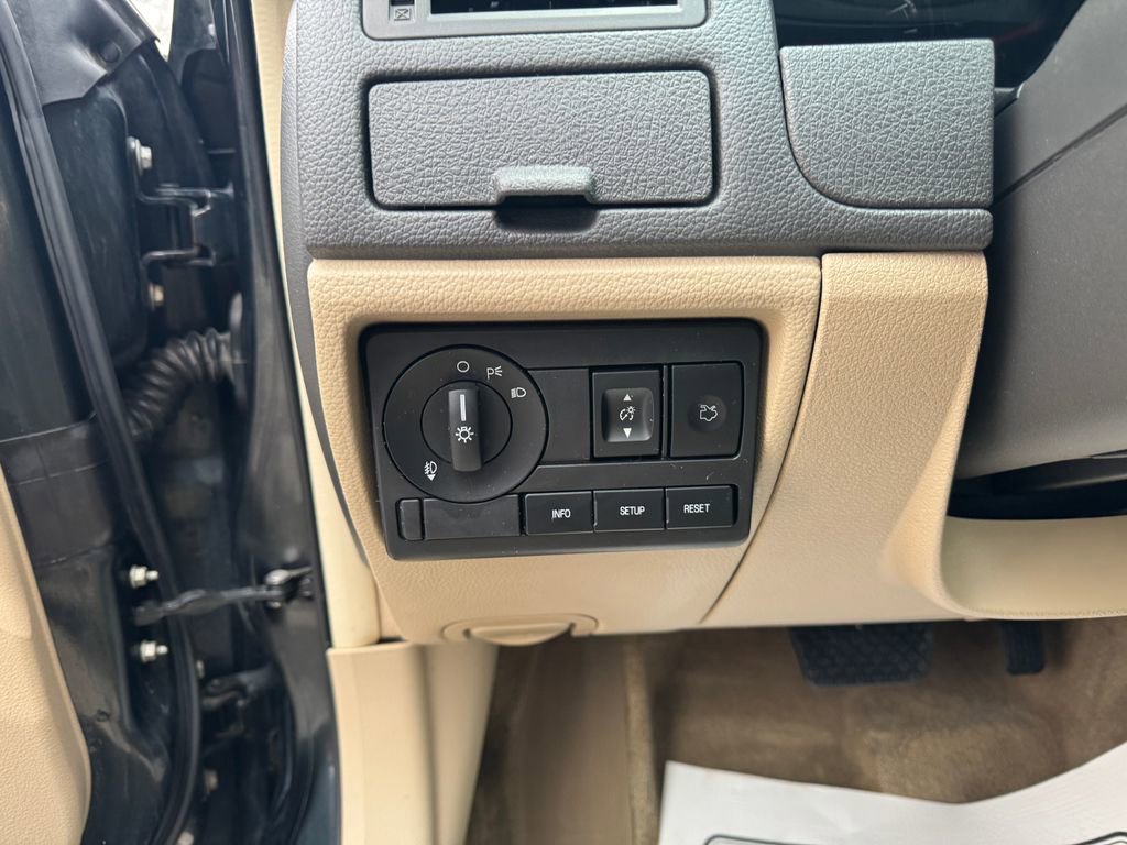 Used 2010 Ford Fusion SE image 12
