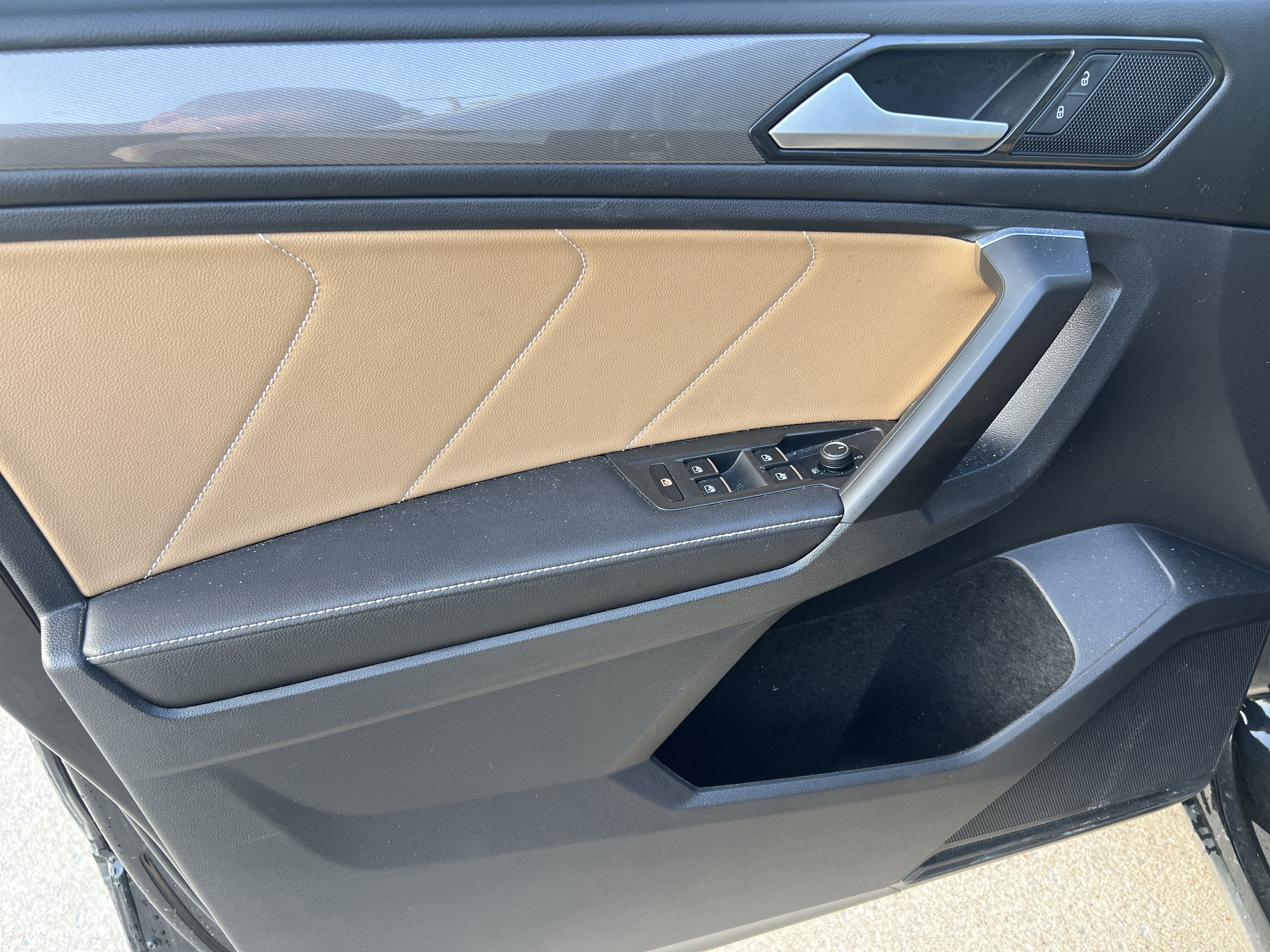 Certified 2023 Volkswagen Tiguan SE w/ Panoramic Sunroof Package FWD image 12