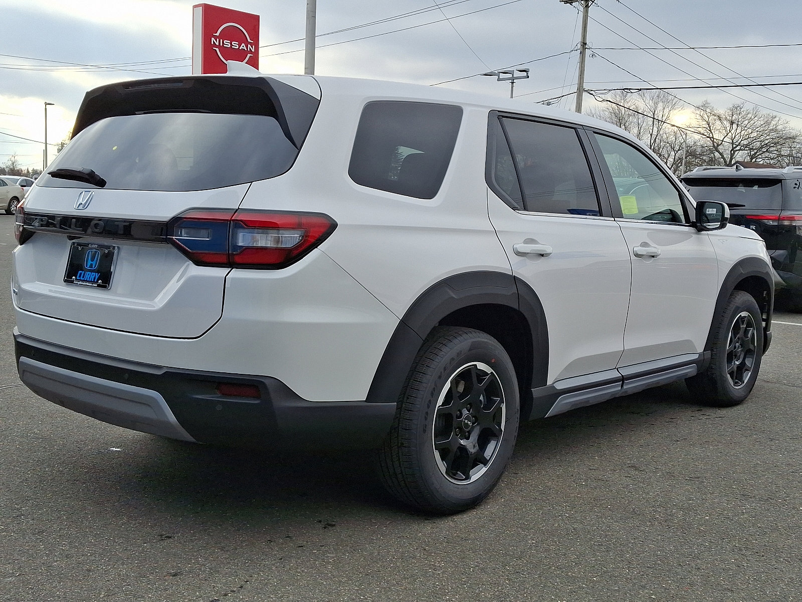 New 2025 Honda Pilot EX-L image 3