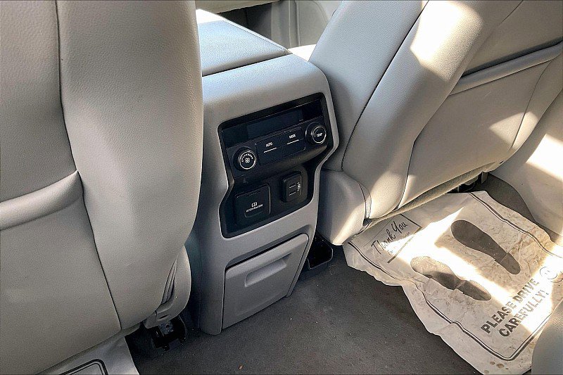 Used 2019 GMC Acadia SLT AWD/4WD image 10