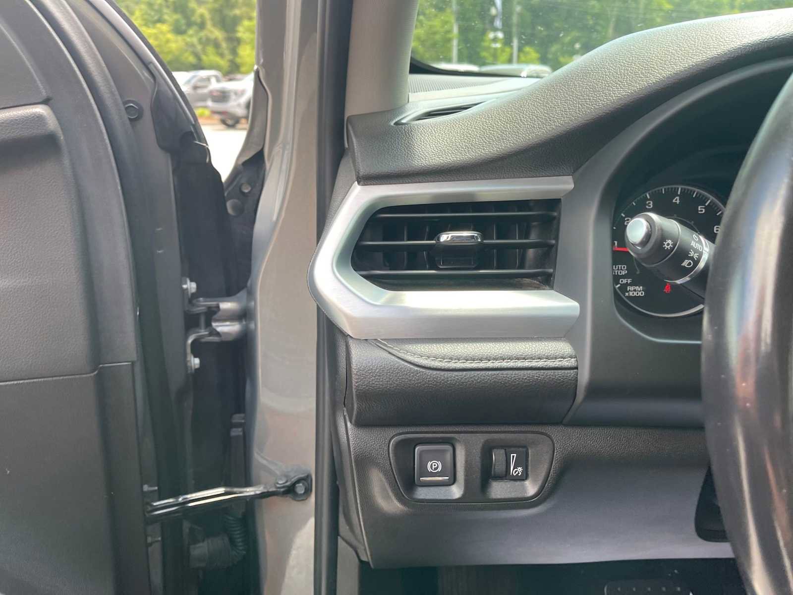 Used 2019 GMC Acadia SLE FWD image 14