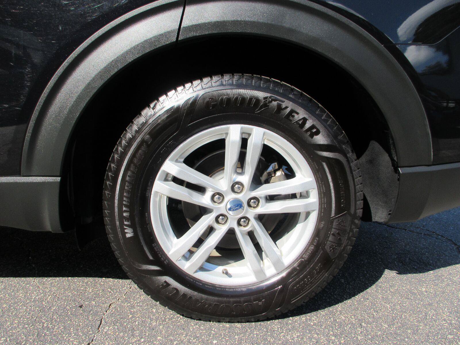 Used 2021 Ford Explorer XLT RWD image 23