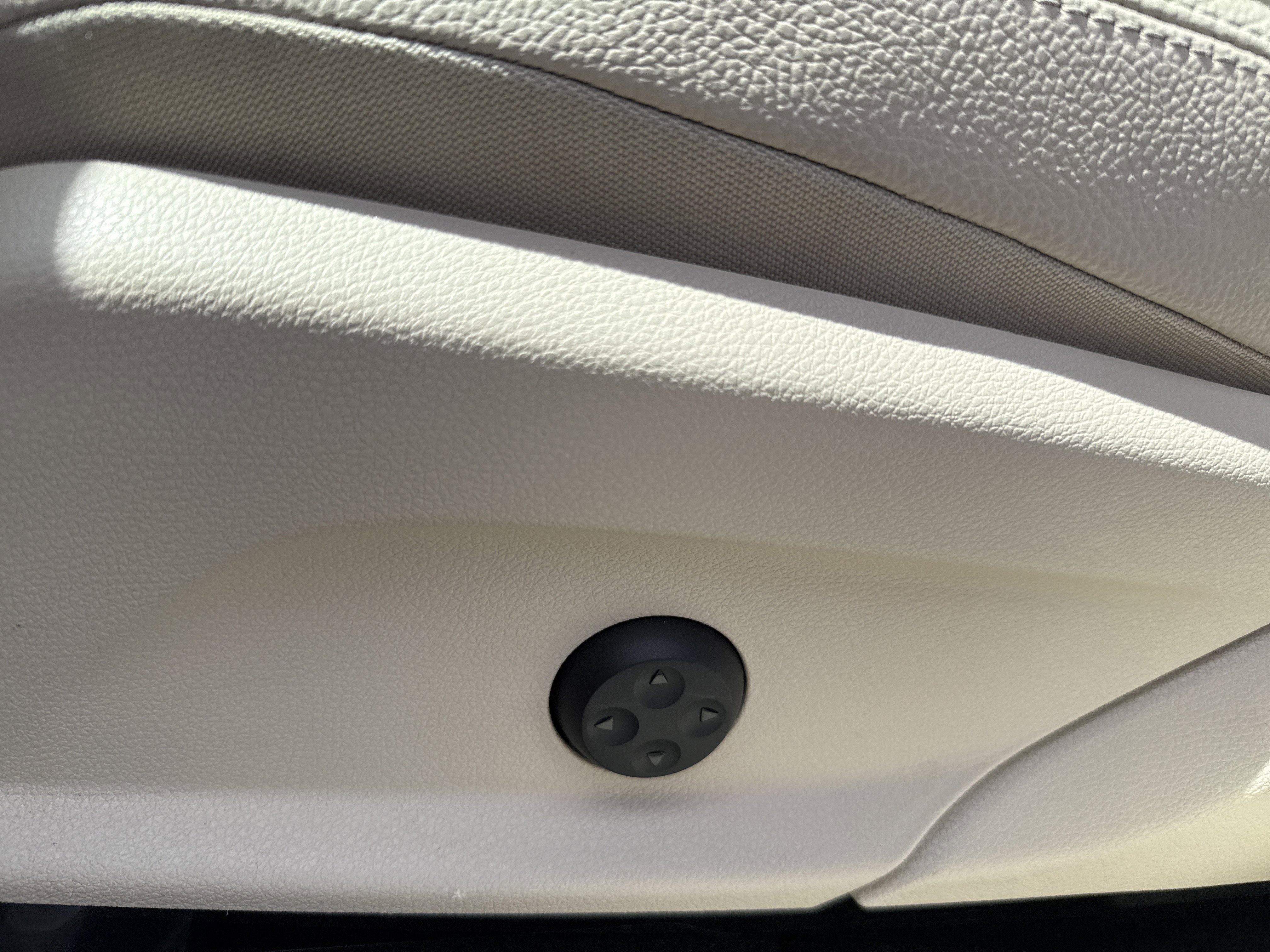 Used 2019 Mercedes-Benz GLC 300 4MATIC image 12