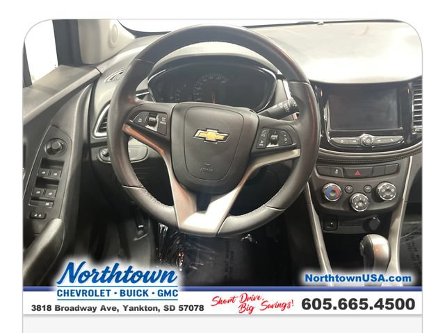 Used 2022 Chevrolet Trax LT w/ LT Convenience Package AWD/4WD image 13