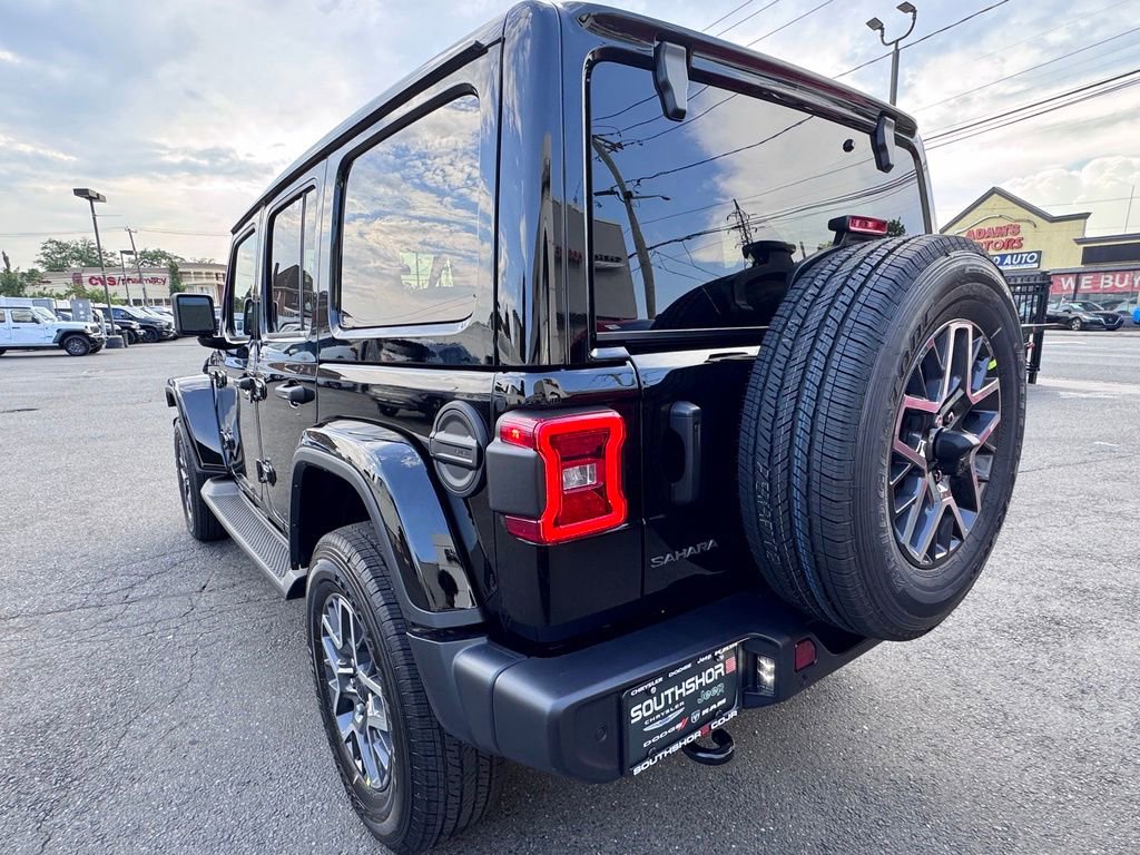 New 2026 Jeep Wrangler Unlimited Sahara AWD/4WD image 5