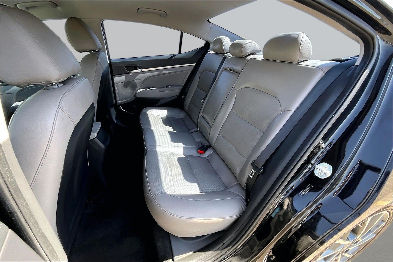 Used 2020 Hyundai Elantra Limited FWD image 26