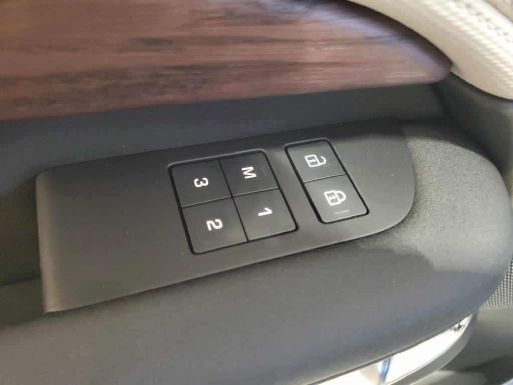 New 2026 Land Rover Discovery Dynamic SE AWD/4WD image 10