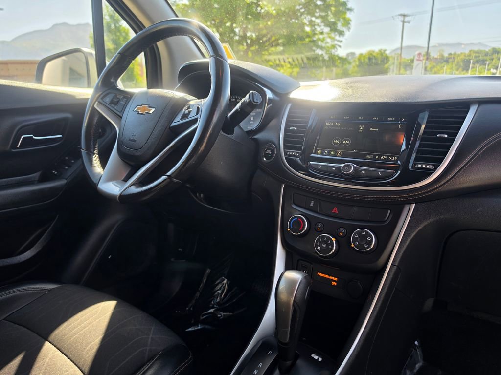 Used 2019 Chevrolet Trax LT w/ LT Convenience Package AWD/4WD image 15