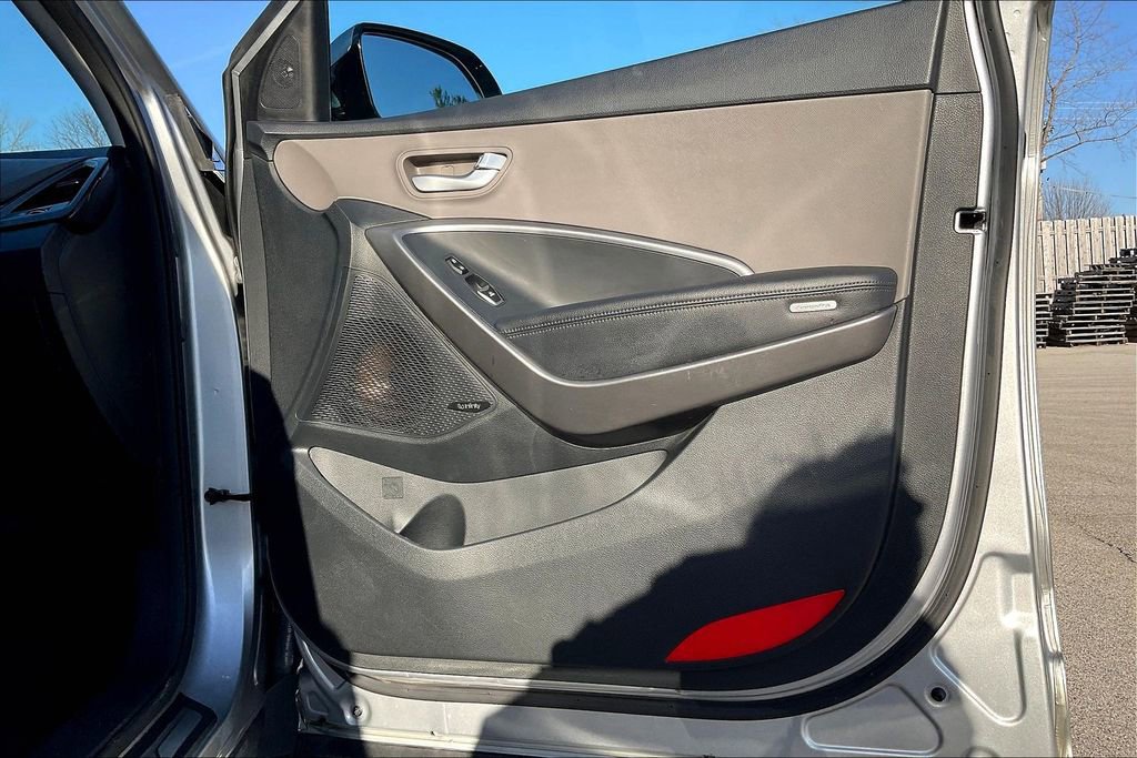 Used 2016 Hyundai Santa Fe Limited w/ Option Group 04 image 24