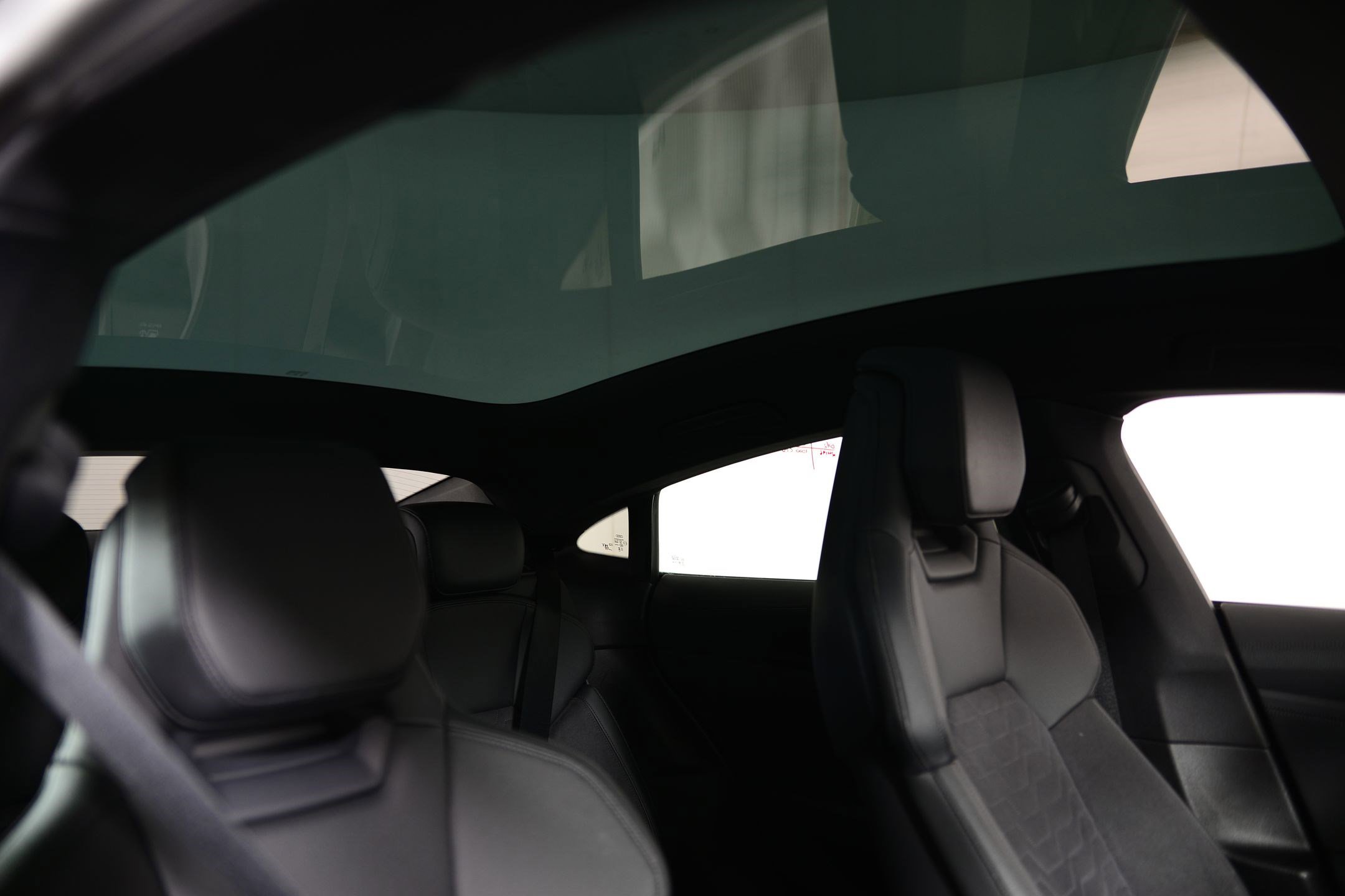 Certified 2023 Audi e-tron GT Premium Plus image 12