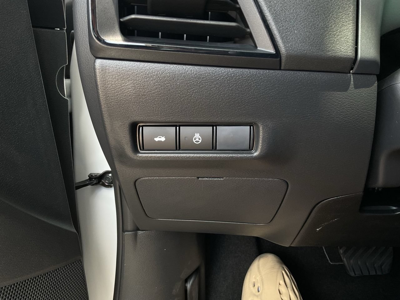 New 2026 Nissan Sentra SV w/ SV Convenience Package FWD image 19