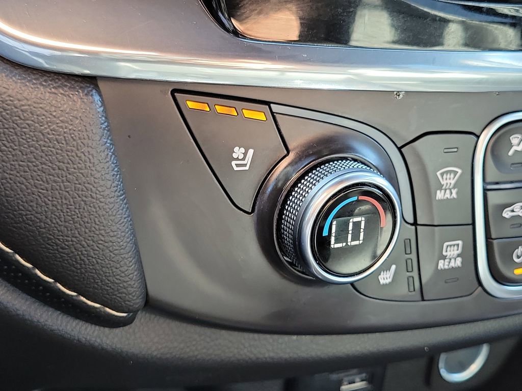 Used 2023 Chevrolet Traverse Premier w/ Redline Edition AWD/4WD image 11