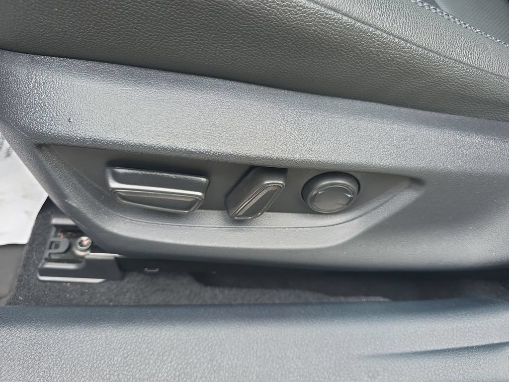 Used 2025 Toyota Camry XSE FWD image 21