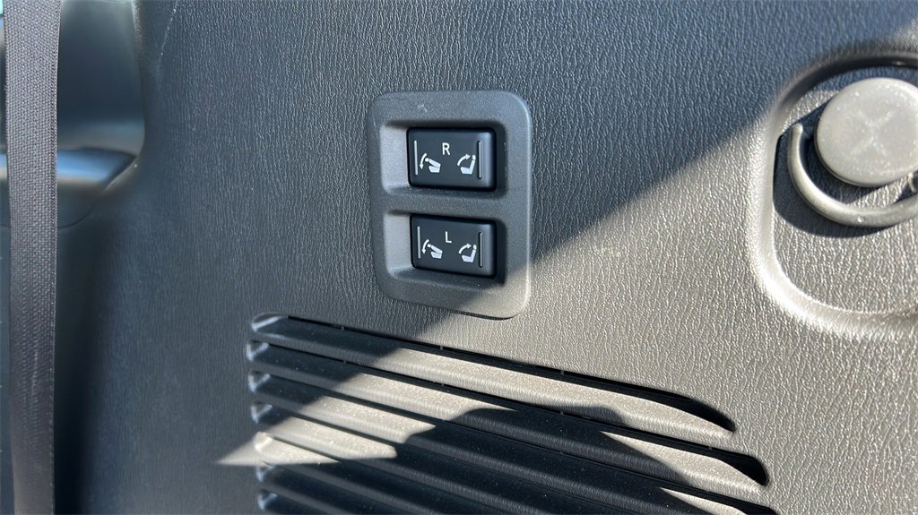 Used 2024 Nissan Armada Platinum w/ Captain's Chairs Package image 30