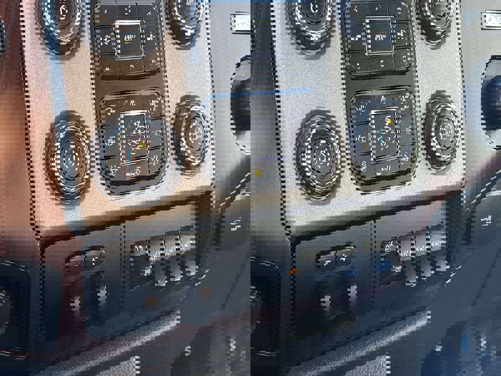 Used 2016 Ford F250 Lariat w/ Lariat Ultimate Package image 24