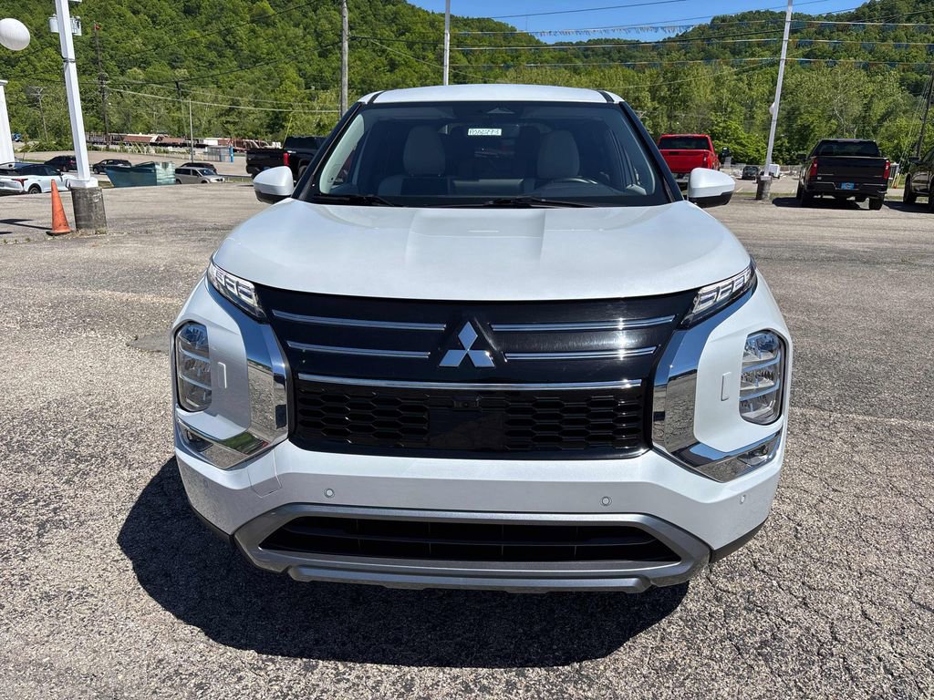 Used 2025 Mitsubishi Outlander SE AWD/4WD image 9