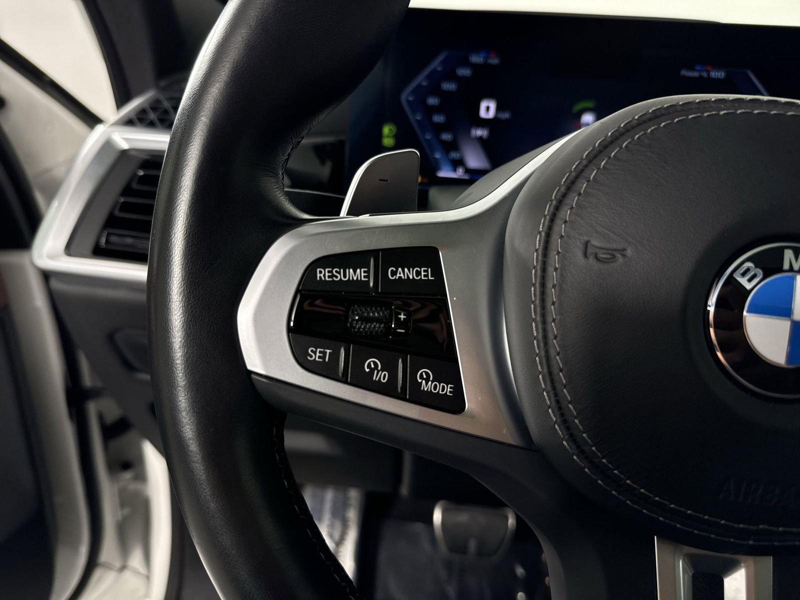 Used 2024 BMW X6 M60i w/ Executive Package image 13