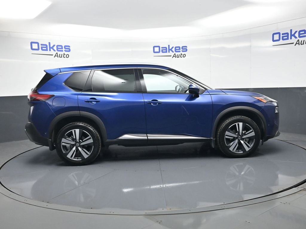 Used 2021 Nissan Rogue Platinum image 9