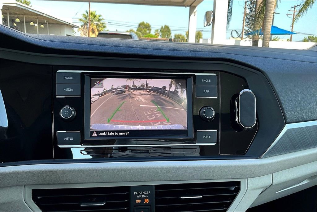 Used 2023 Volkswagen Jetta SE w/ Panoramic Sunroof Package image 12