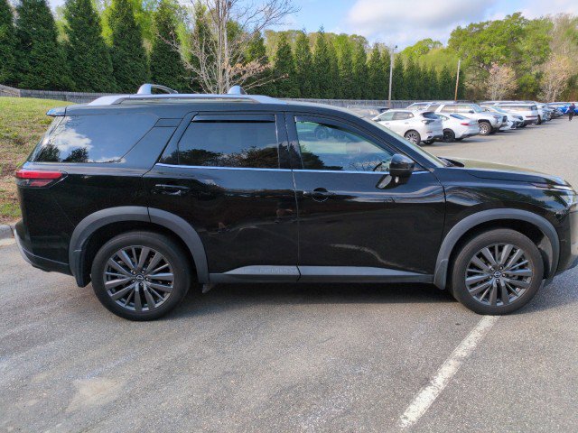 Used 2022 Nissan Pathfinder SL w/ SL Premium Package image 5