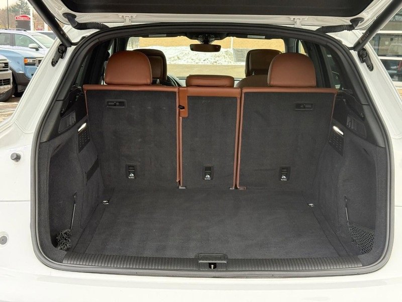 Used 2021 Audi Q5 2.0T Premium w/ Convenience Package image 9
