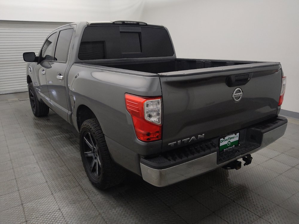 Used 2017 Nissan Titan SV RWD image 5