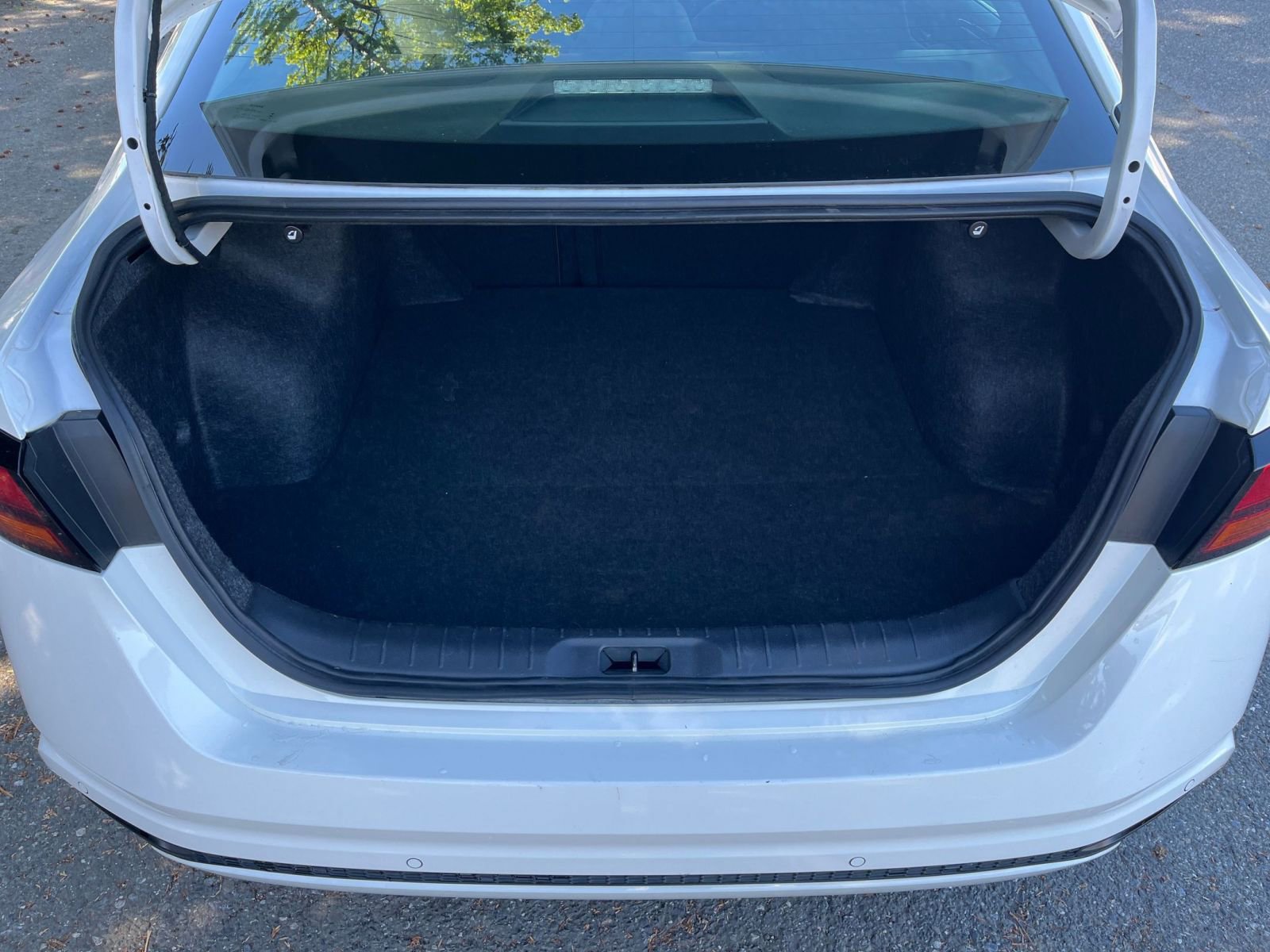 Used 2025 Nissan Altima 2.5 SV FWD image 30