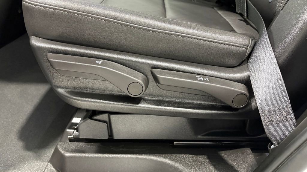 Used 2024 Chevrolet Tahoe LT AWD/4WD image 17