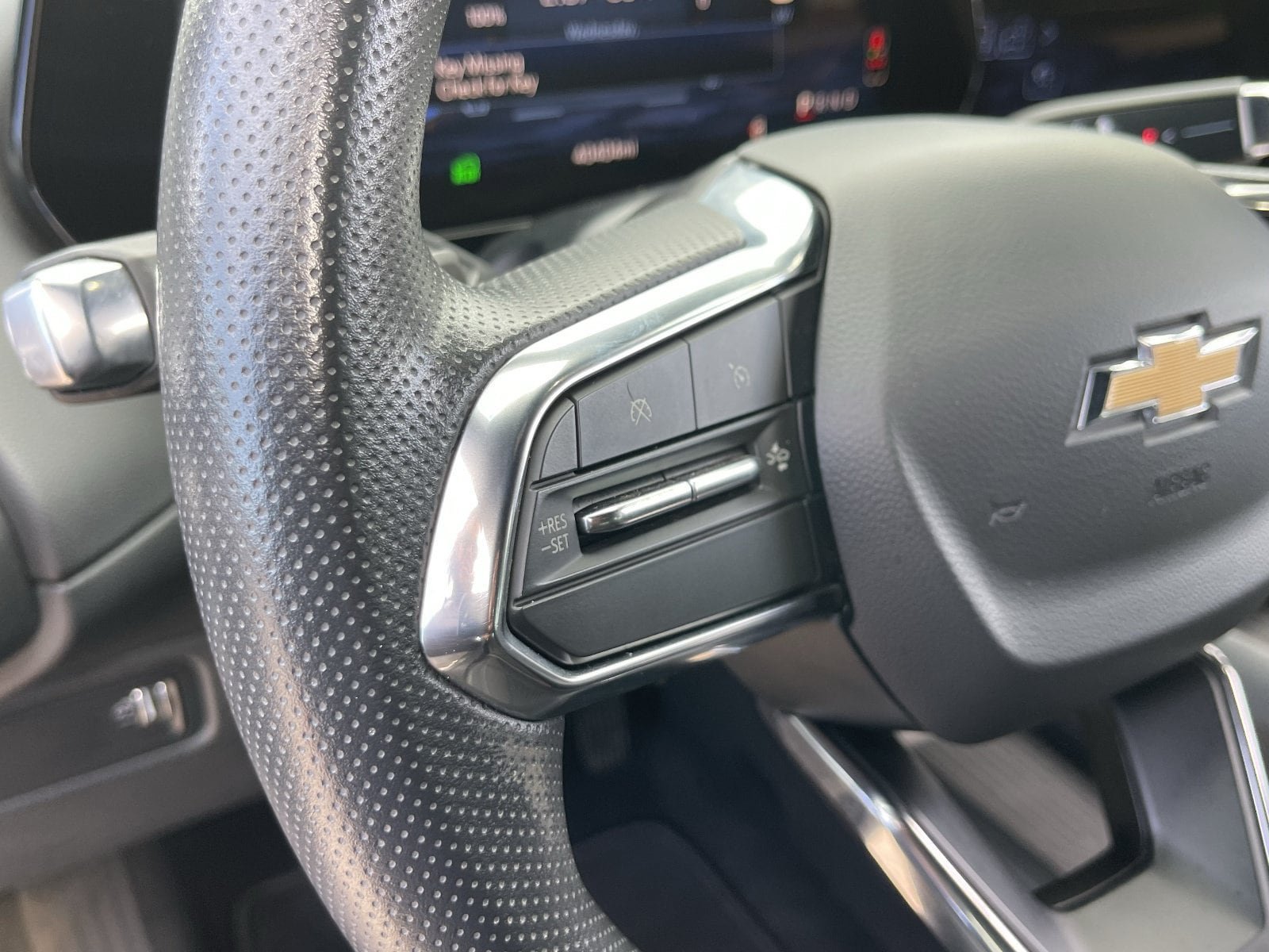 Used 2025 Chevrolet Equinox EV LT FWD image 25