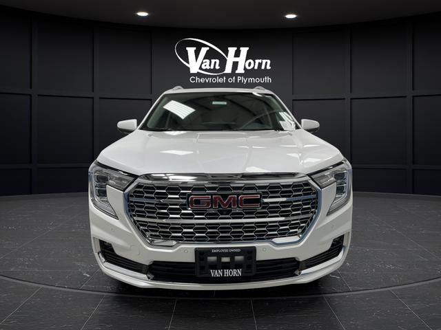 Used 2024 GMC Terrain Denali w/ Denali Premium Package image 12