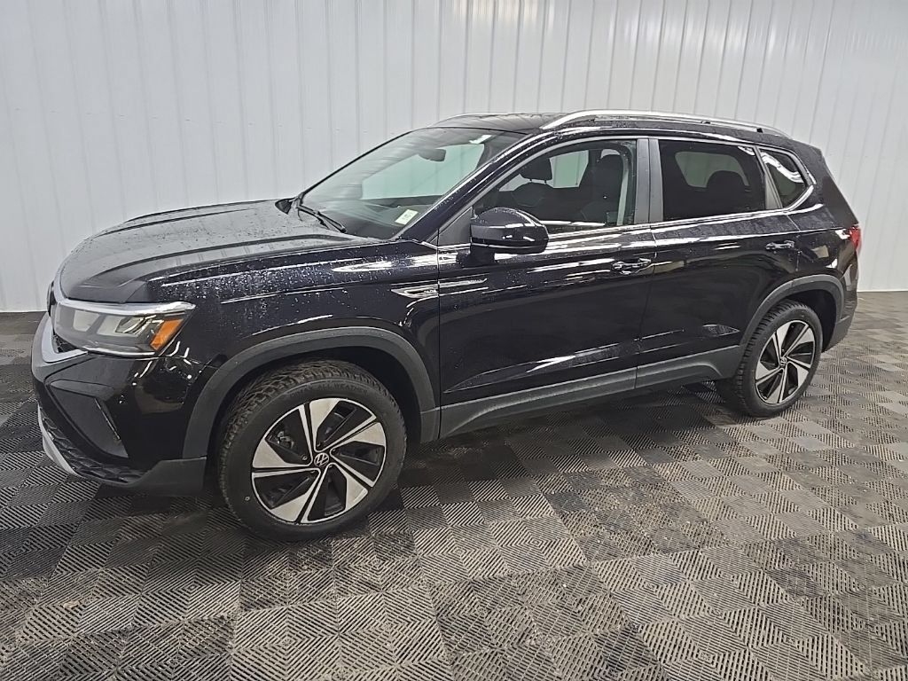Used 2023 Volkswagen Taos SE AWD/4WD image 6